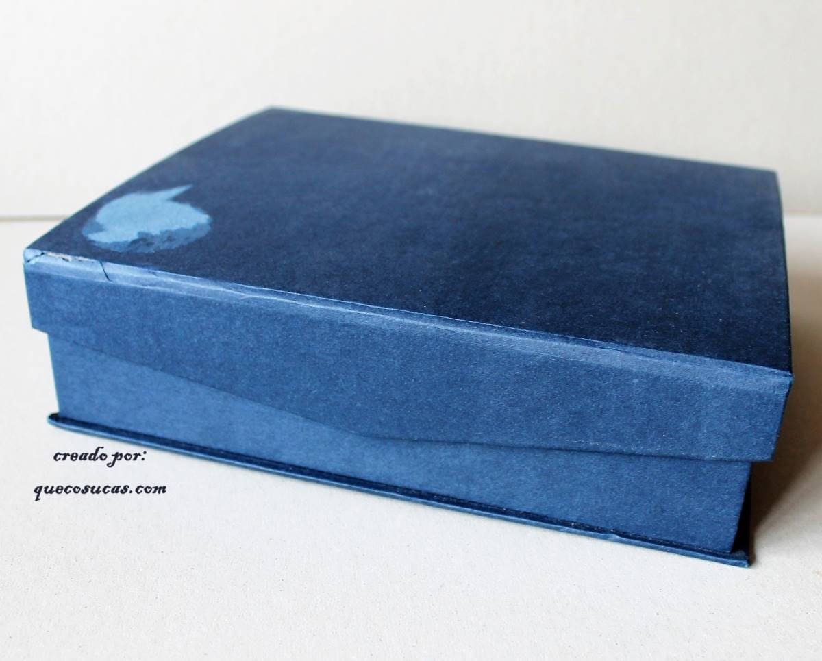 Cómo decorar una caja de cartón 1 caja carton azul reciclar inspiracion